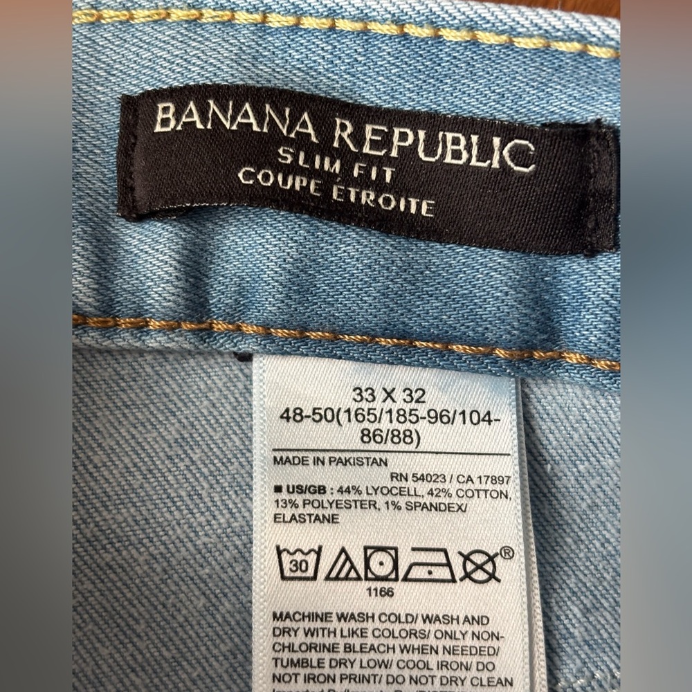 BANANA REPUBLIC Luxe Traveler Slim Fit Light Wash Blue Jeans - Picture 3 of 8